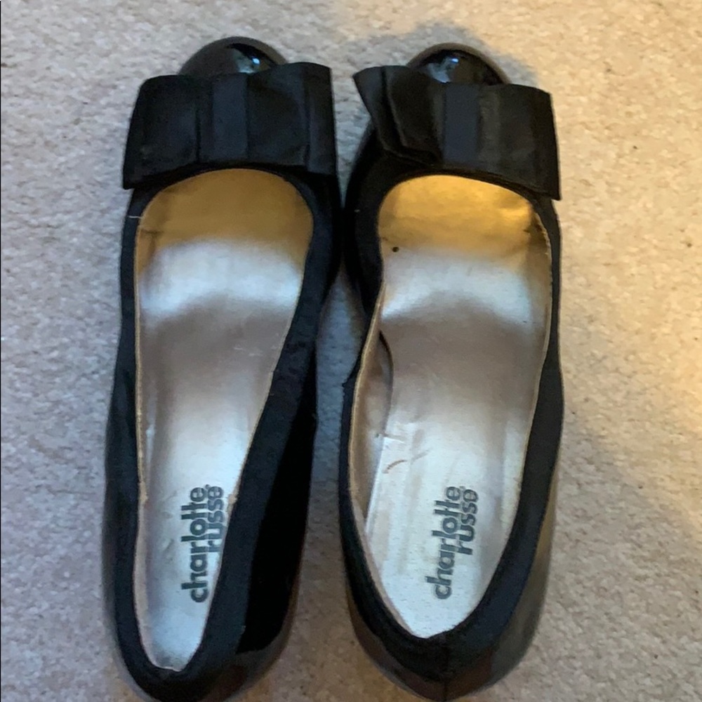 Size 7 shiny black heels